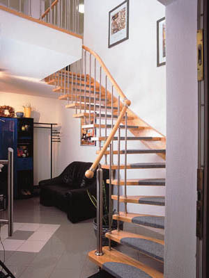 Arbor stairs with outside string and railing of circular section